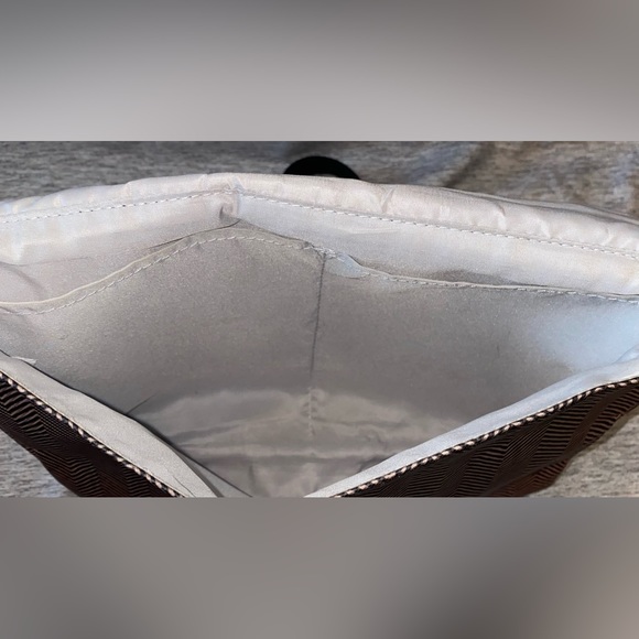 Skip*Hop Brown Zig-Zag Diaper Bag With Changing Pad - Picture 7 of 12